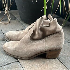 Carlos Santana Ankle Booties
